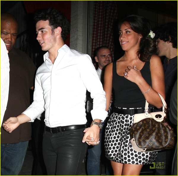 kevin-jonas-engagement-party-danielle-deleasa-14.jpg