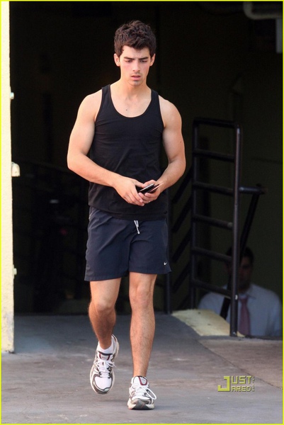 Jonas Brother For Joe Joe Jonas Short New Haircut 02 Jpg