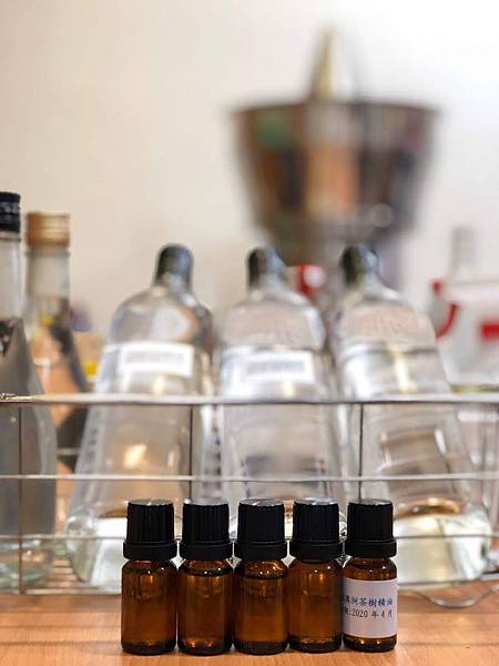 茶樹精油與茶樹純露.jpg 茶樹精油與茶樹純露.jpg