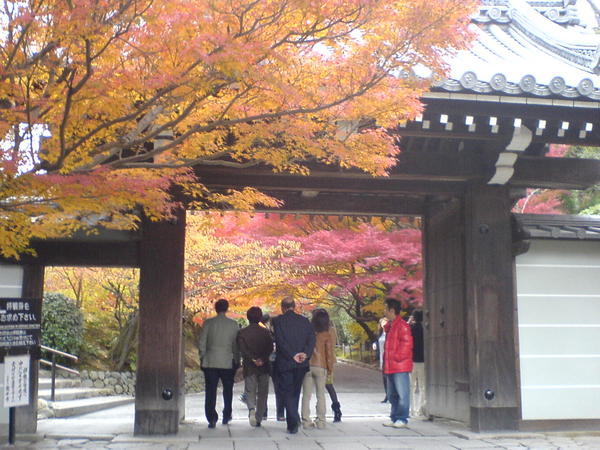 金閣寺(又名鹿苑寺)門口