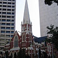 Brisbane 市政廳旁的一座教堂