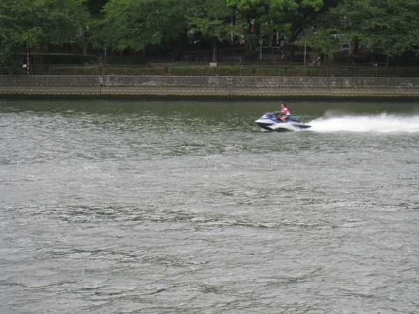 水上摩托車