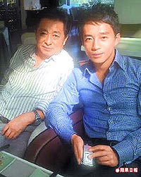 汪小菲（右）與生父合照昨在網友間流傳。翻攝網路.jpg