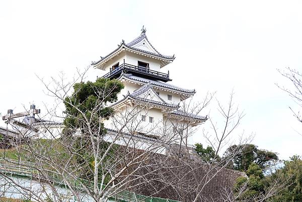 大井川5日 -10  掛川城 1121208