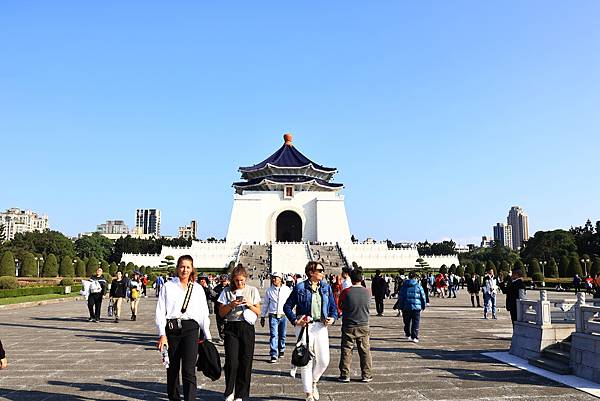 中正紀念公園櫻花開  1130213