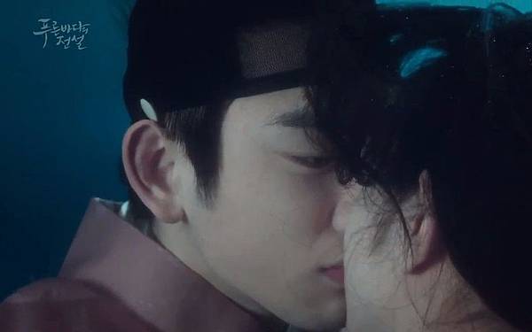JY KISS.jpg