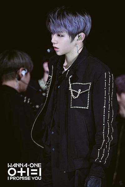 강다니엘_(1).jpg