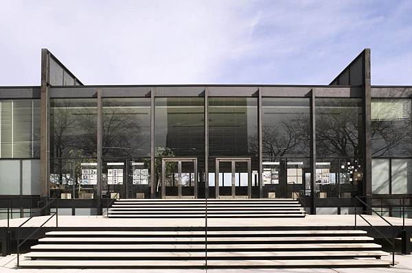 mies-van-der-rohe1.jpg mies-van-der-rohe1.jpg
