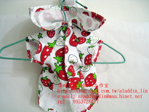 紅草莓連帽襯衫01.JPG