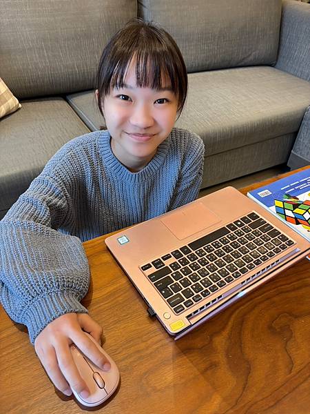 翰林雲端學院、國小/國中進度類線上課程 猶如孩子專屬家教