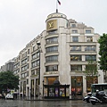 香榭大道上的LV旗艦店