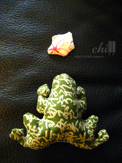 J. 青蛙 %26; 大絕(布娃) J. 青蛙 %26; 大絕(布娃)
