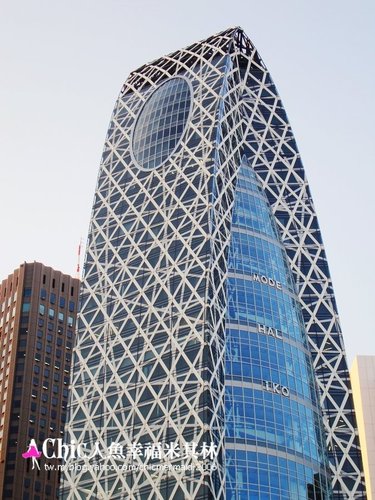 日本 建築 東京の建築表情 矗立於新宿西口的一顆銀色子彈 Mode學園cocoon Tower Chic人魚の幸福玩味 痞客邦 日本 建築 東京の建築表情 矗立於新宿西口的一顆銀色子彈 Mode學園cocoon Tower Chic人魚の幸福玩味 痞客邦