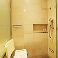 Four Seasons Hotel TOKYO-bathroom (13)