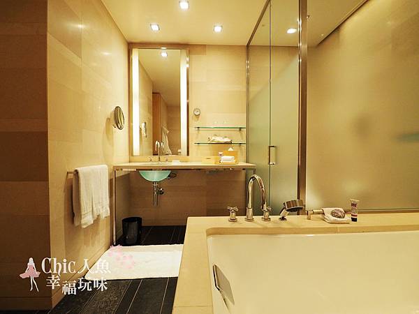 Four Seasons Hotel TOKYO-bathroom (11)