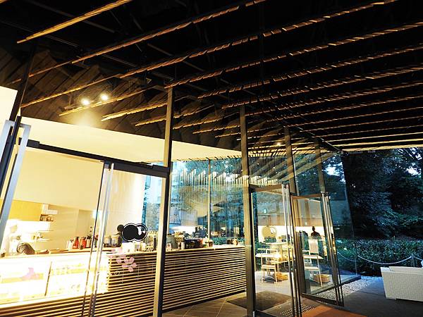 Daiwa Ubiquitous Computing Research Building Cafe-KENGO KUMA (42)