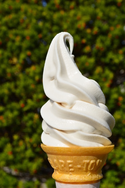 函館霜淇淋Soft-serve_ice_cream.jpg - 北海道函館。元町