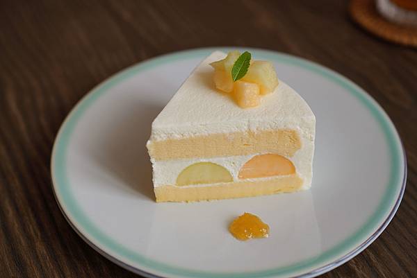 [食記] 台北大同 鐵木咖啡 完美切面水果奶油蛋糕