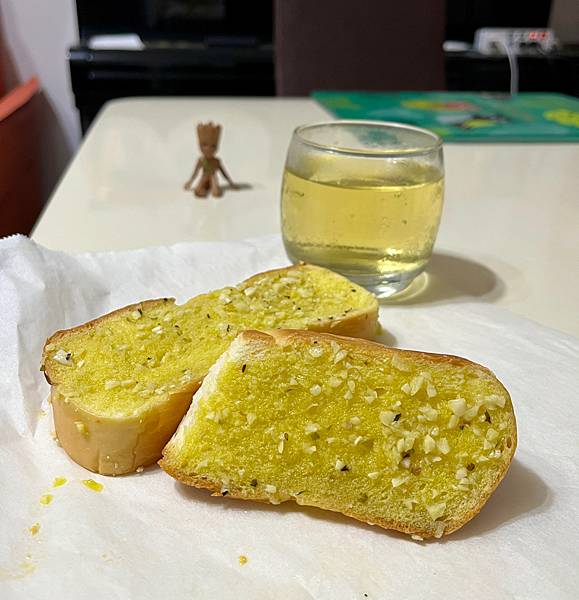 自製冷壓酪梨油蒜香抹醬