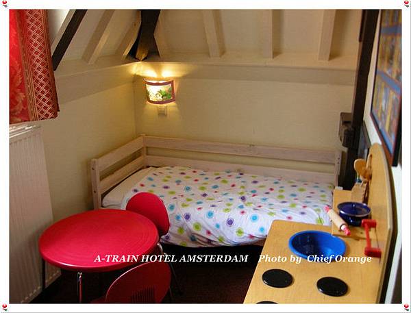 Amsterdam a train hotel  (6).jpg