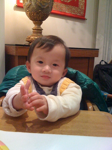 1st time JJ sitting on his own chair during the dinner