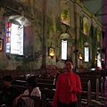 彩色玻璃的老教堂.jpg