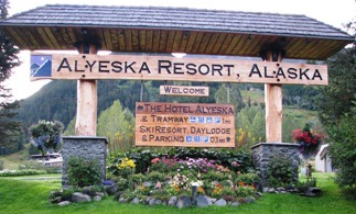 resort-sign_summer.jpg