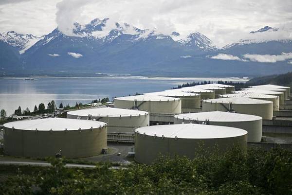 251794-trans-alaska-pipeline-marine-terminal-in-valdez-alaska.jpg