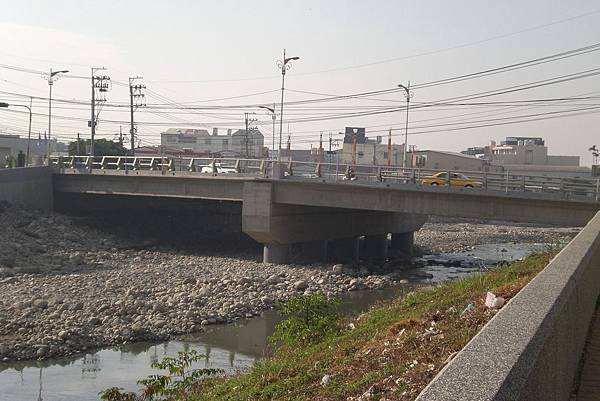 2008-12-27 跨旱溪橋樑1300.JPG