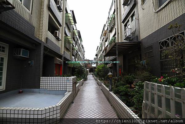 r18低總價♥鄰近槺榔驛の中庭花園別墅㊣五房✚車庫_新竹市東大路三段430巷1號之5 (19).jpg r18低總價♥鄰近槺榔驛の中庭花園別墅㊣五房✚車庫_新竹市東大路三段430巷1號之5 (19).jpg