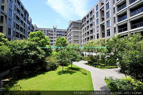 t20東大HOLA社區中庭 (5).jpg