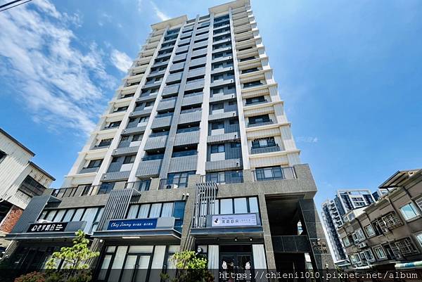 b2南寮商圈聖軍路首GO大樓角間店面_南華國中旁•新竹漁港特區_聖軍路132號 (1).jpg