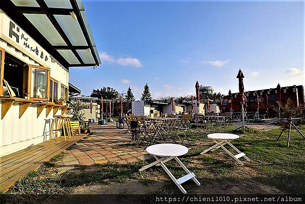 t27新竹南寮漁港貨櫃市集 (HI HAI貨櫃咖啡廳,南寮漁港旅遊服務中心旁) (2).jpg t27新竹南寮漁港貨櫃市集 (HI HAI貨櫃咖啡廳,南寮漁港旅遊服務中心旁) (2).jpg