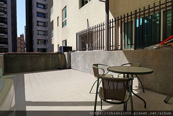 j10竹北高鐵特區「紐約紐約」套房樓中樓㊝露台戶✚平移車位_新竹縣竹北市隘口六街31號二樓之1 (9).jpg