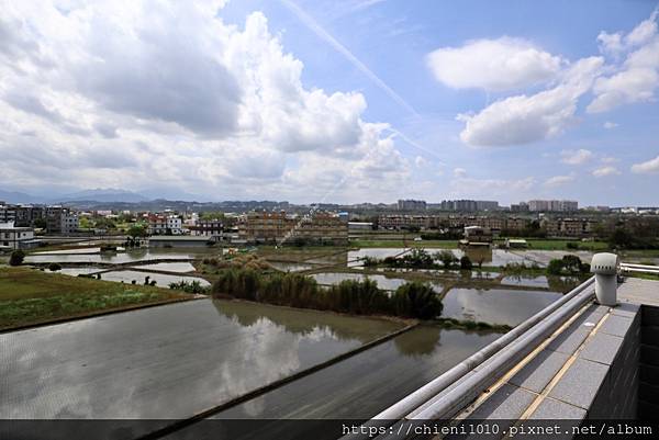 t20芎林綠獅重劃區「樂自在」別墅♥邊間•四房✚雙車位_新竹縣芎林鄉綠獅一街81巷10號 (18).jpg