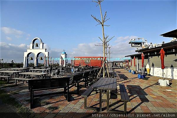 t28新竹南寮漁港貨櫃市集 (南寮漁港旅遊服務中心旁) (1).JPG