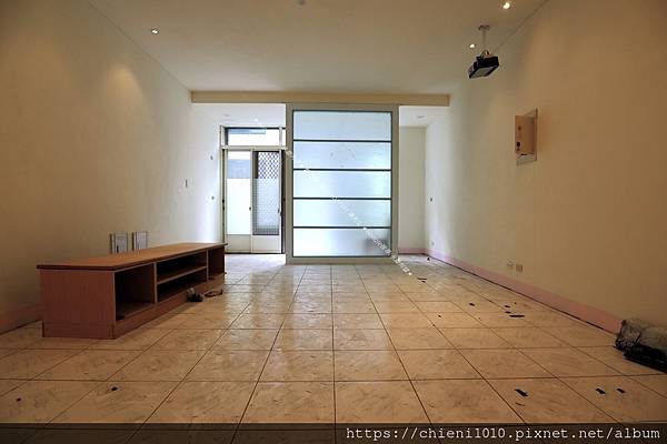 c3竹北縣政特區「凡爾賽花園」臨路別墅㊝四大房✚雙車位車庫♥縣治一期 (4).jpg