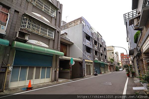 t24竹北縣政特區「凡爾賽花園」臨路別墅優四大房雙車位車庫♥縣治一期 (26).jpg t24竹北縣政特區「凡爾賽花園」臨路別墅優四大房雙車位車庫♥縣治一期 (26).jpg