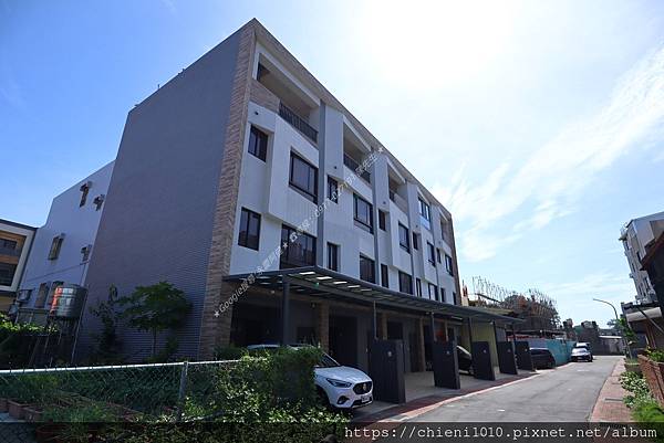 t24-1群鴻百川沐9_新竹市港南五街81號~89號 (1).jpg