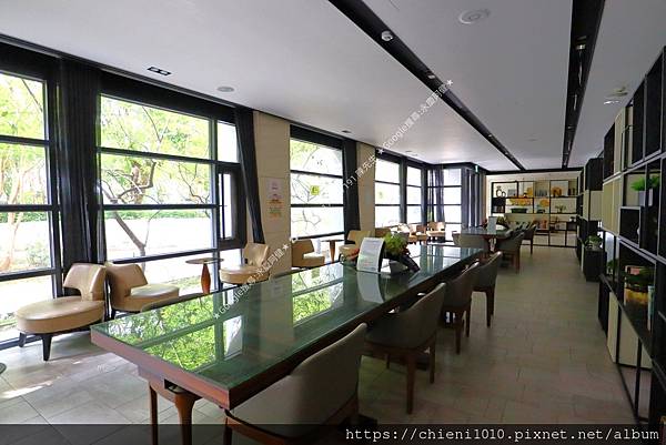 p16東大HOLA -閱覽室2025 (1).jpg p16東大HOLA -閱覽室2025 (1).jpg