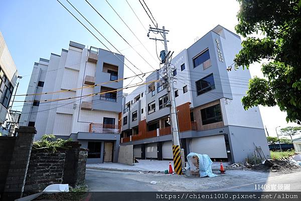 a1展麗藝居(透天區)_新竹市西濱路一段275巷20號~22號;20之1~7號;22之1~3號 (1).jpg