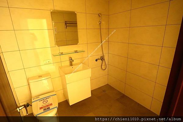 p16南寮國小旁㊝孝親別墅㊣六大房✚車庫♥鄰近市集·全聯·寶雅·圖書館_新竹市東大路三段439巷27之8號 (16).jpg