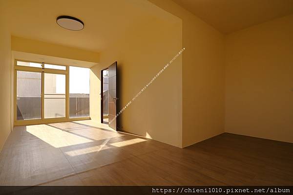 q17南寮國小旁㊝孝親別墅㊣六大房✚車庫♥鄰近市集·全聯·寶雅·圖書館_新竹市東大路三段439巷27之8號 (17).jpg