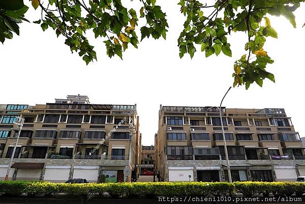 q17玖懋建設〡海天首富_新竹市西濱路一段176號~186號;186之1~33號 (2).JPG