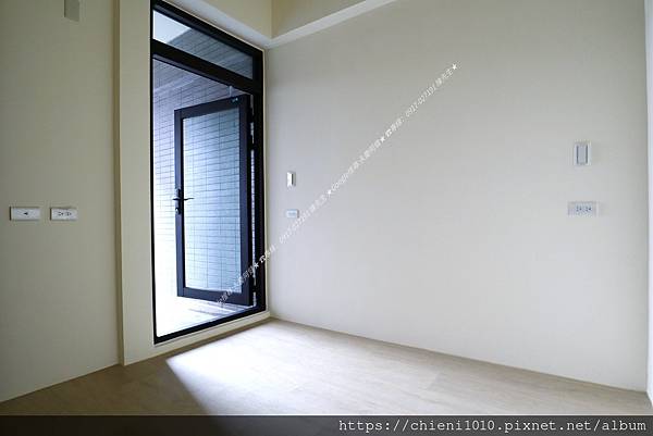 j10鄰金雅樹林頭「禾園運動家IIB棟」全新二房平車_新竹市東大路三段110巷1弄15號三樓之2 (9).jpg