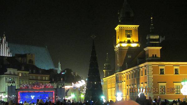 華沙聖誕樹點燈01