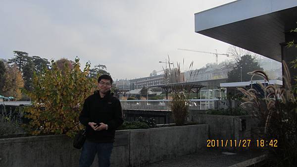 我與另外一頭不太漂亮施工中的Evian合影 我與另外一頭不太漂亮施工中的Evian合影