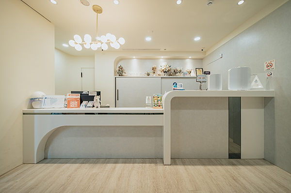 台中植牙推薦~植牙知識知多少，讓劉家齊醫師為你一次解答！