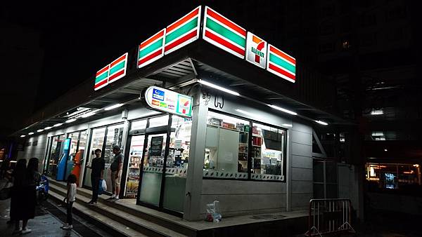 105-10-28～11-1曼谷5天4夜...7-ELEVEN