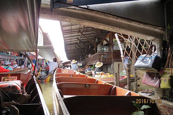 105-10-28～11-1曼谷5天4夜...丹能莎朵水上市場(坐船遊河)